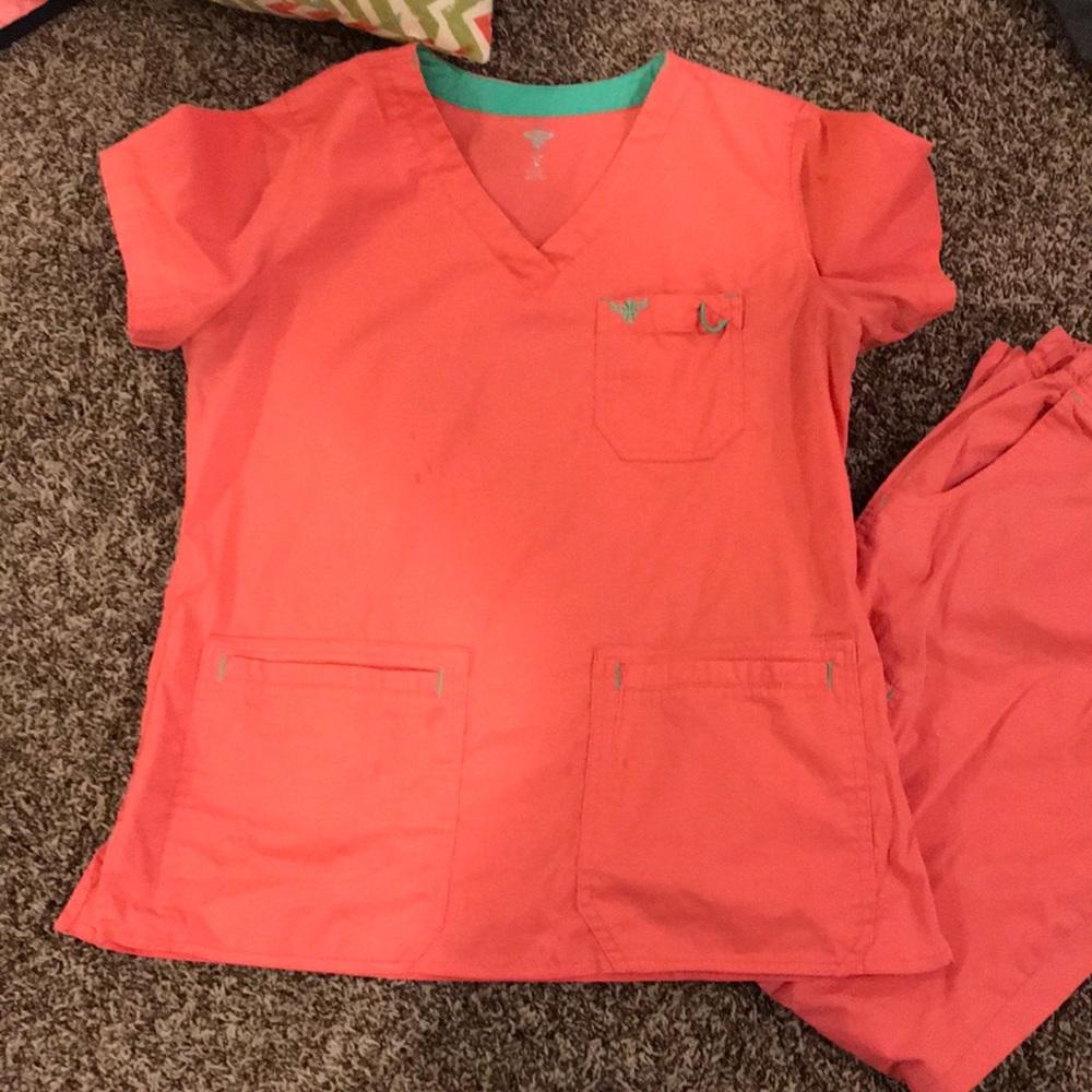 Med couture coral scrub set